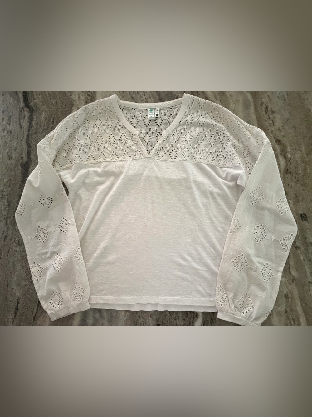 Aventura White Organic Cotton Eyelet Yoke Long Sleeve Top Womens M Boho EUC
